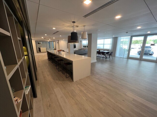 Foto del edificio - 199 Ocean Lane Dr