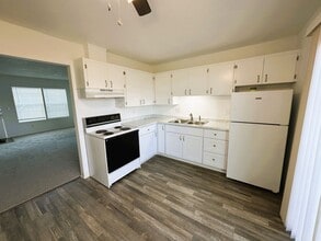 Building Photo - 317 NW 8th Ave