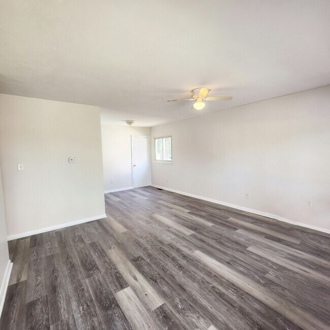 Foto del edificio - 2193 Bancroft St