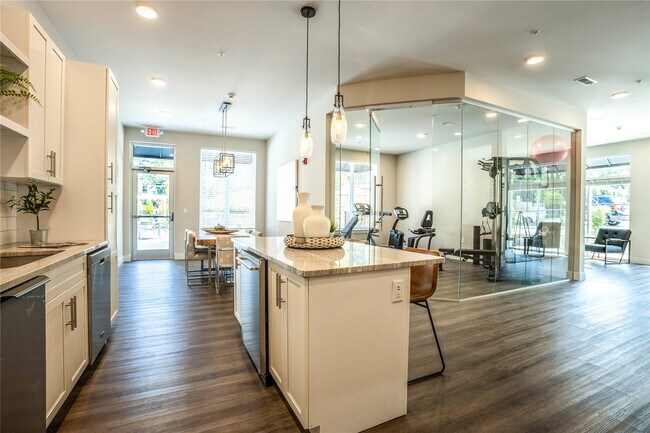 Foto del edificio - 226 E Lockwood Ave