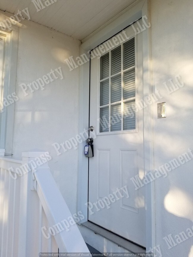 Building Photo - 21 Willow Glen Rd