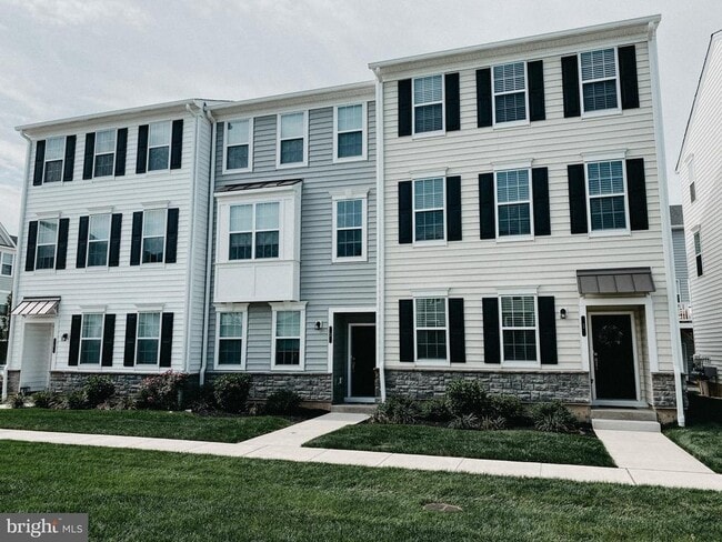 Building Photo - 5 Jessop Ln