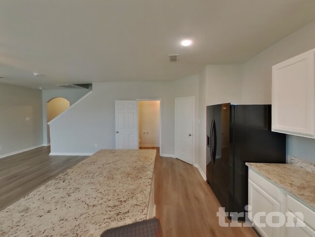 Foto del edificio - 1335 Coltview Pl