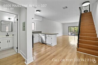 Building Photo - 6606 Hazeltine Ave