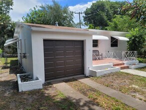 Building Photo - 319 S 24th Ave