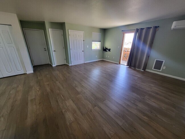 Foto del edificio - NIG0201&gt;**