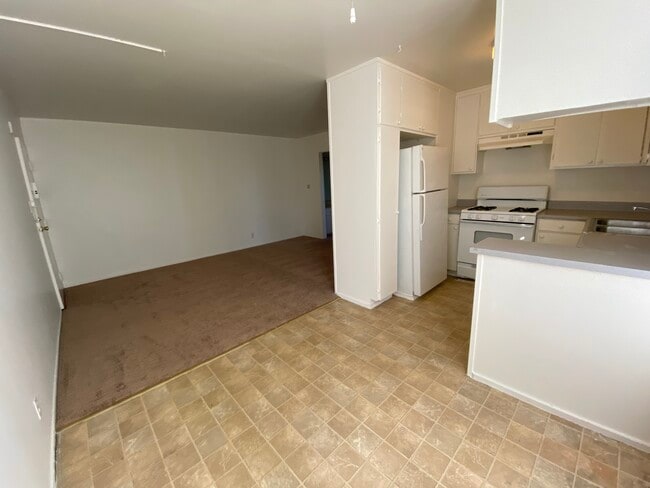 Building Photo - 14139 Gilmore St