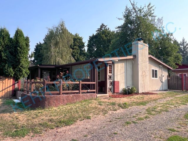 Primary Photo - Charming and unique 3 bedroom 1470 sq ft G...
