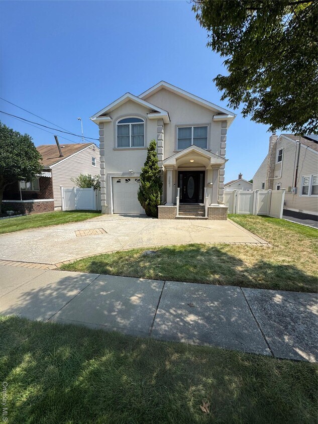 Foto principal - 2641 Montauk Ave