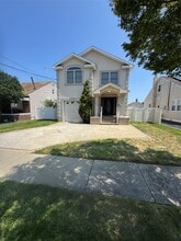 Building Photo - 2641 Montauk Ave