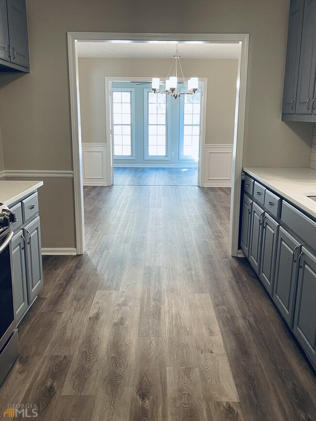 Building Photo - 5455 Forest Falls Dr