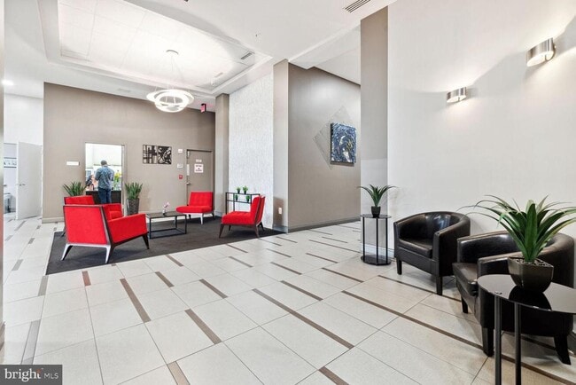 Building Photo - 930 Wayne Ave