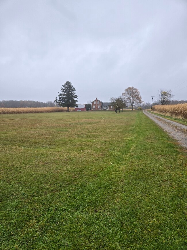 Building Photo - 900 Thomas Rd