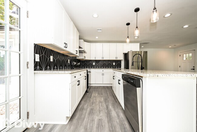 Foto del edificio - 524 Emily Pl NW