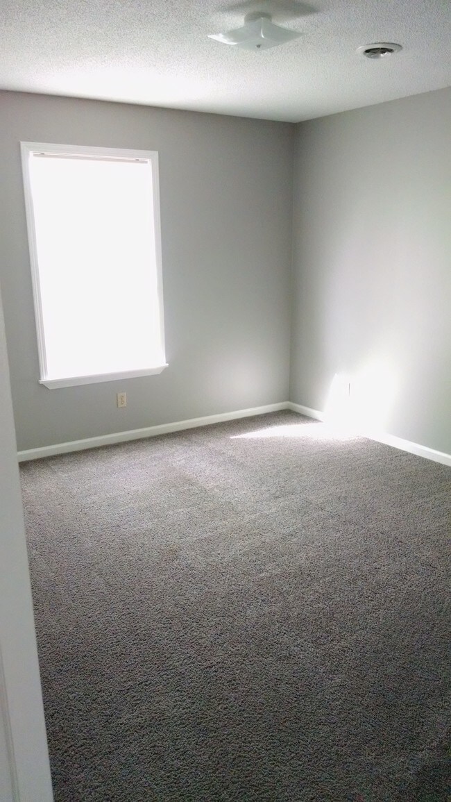 Bedroom - 529 Hutchens Rd