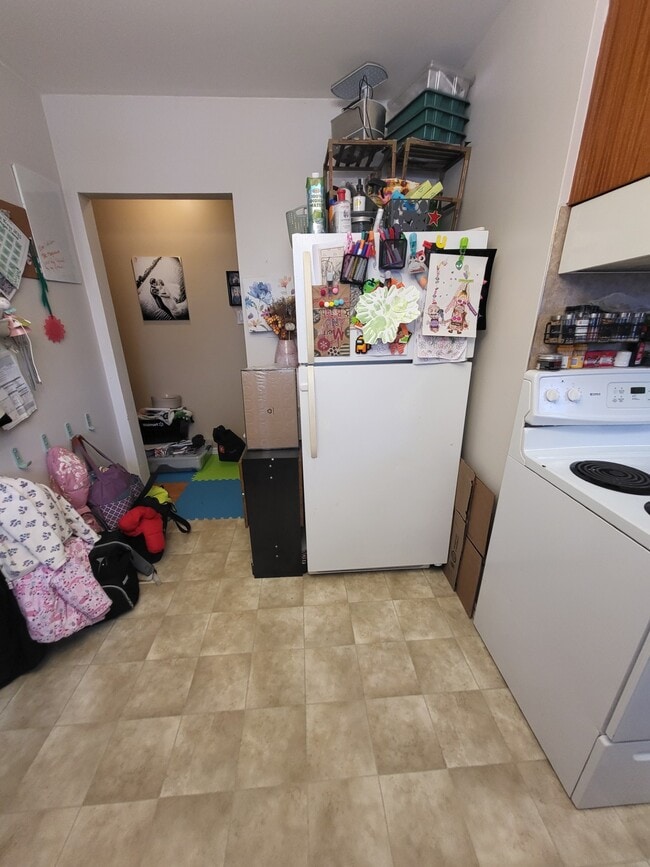 Building Photo - 185 Collison Ave