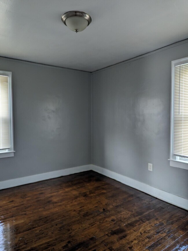 Foto del edificio - 9431 Roselawn St
