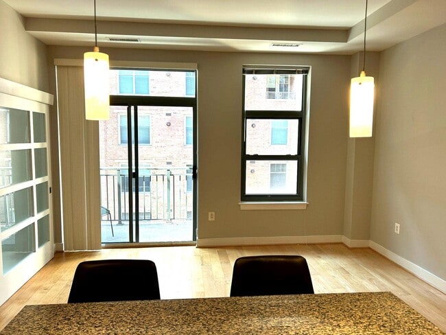 Foto del edificio - 2425 L St NW