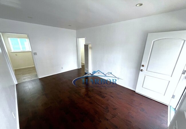 Building Photo - 1128-1132 S Mesa St