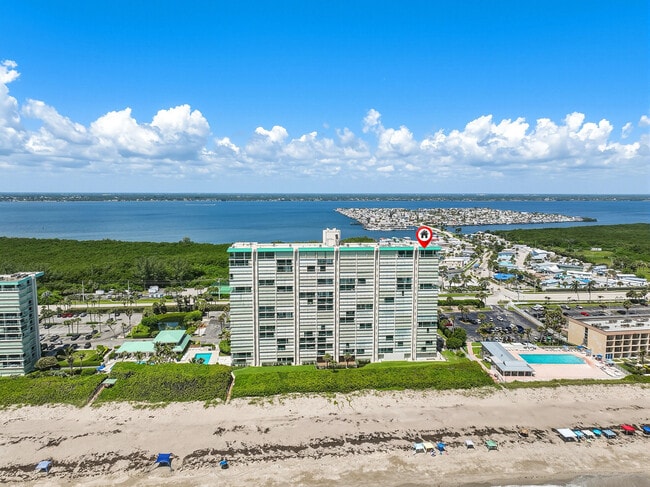 Foto del edificio - 9900 S Ocean Dr
