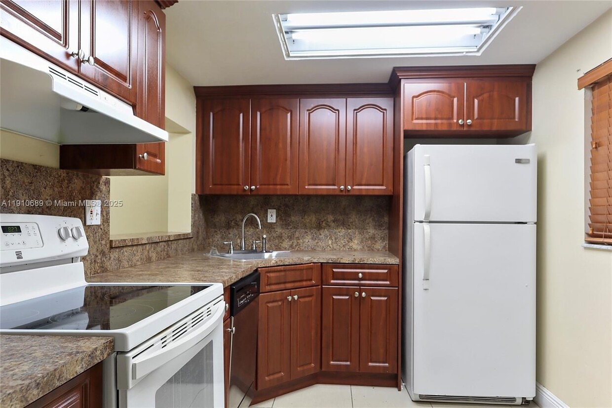 Foto principal - 8600 SW 133rd Avenue Rd