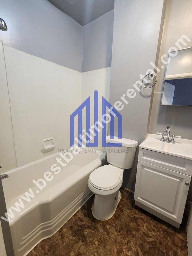 Foto del edificio - Spacious 3 Bedroom Home  In East Baltimore