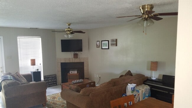 Building Photo - 60 Brent Ct