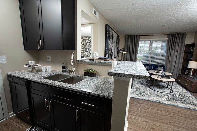 Building Photo - The Bend at Broad