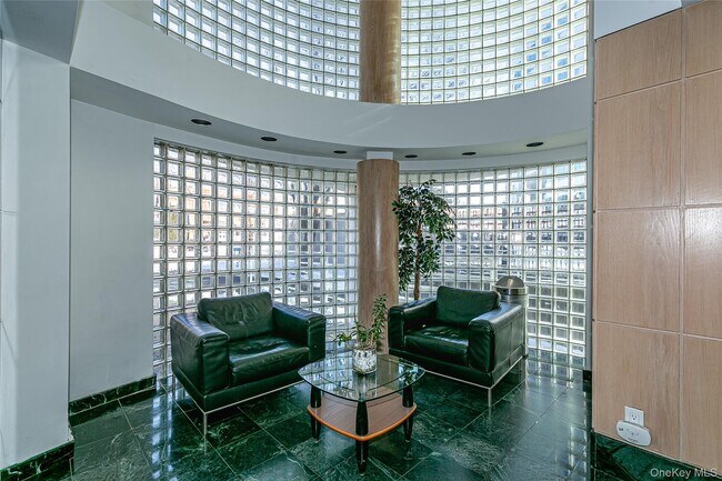 Foto del edificio - 88 Cutter Mill Rd