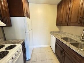 Building Photo - 1810 E St