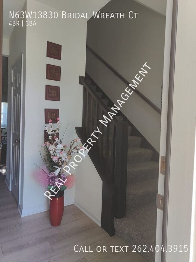 Building Photo - N63W13830 Bridal Wreath Ct