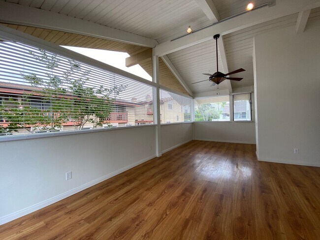 Foto del edificio - Lovely 2 Bedroom, 2 Bathroom Condo!