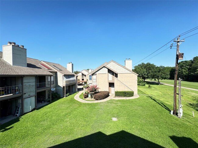 Building Photo - 8523 Sands Point Dr
