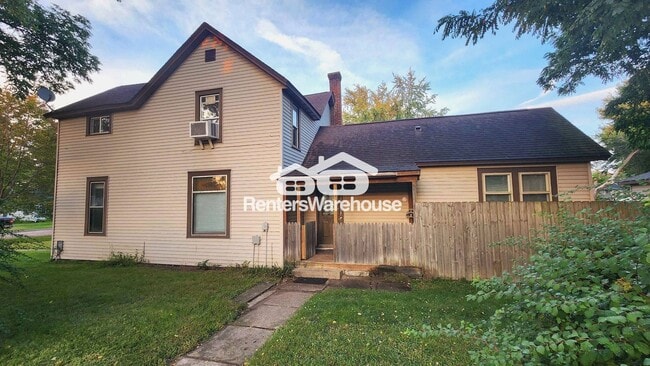 Building Photo - 1427 Hayden Ave