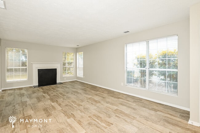 Building Photo - 3131 Linden Dr