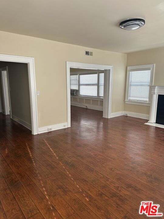 Building Photo - 1404 S St Andrews Pl