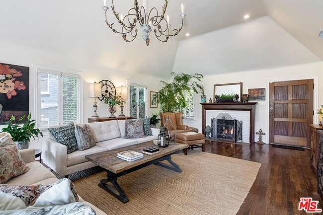 Building Photo - 5966 Graciosa Dr