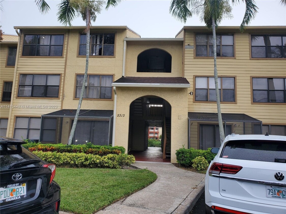 2313 N Congress Ave Unit 36, Boynton Beach, FL 33426 Condo for Rent