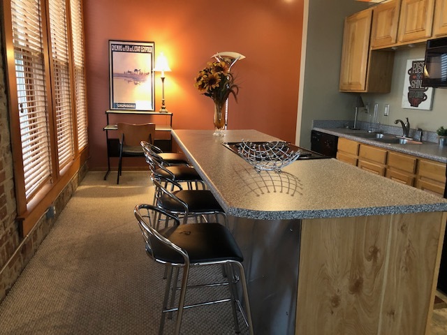 Kitchen and Desk - 507 E Locust St