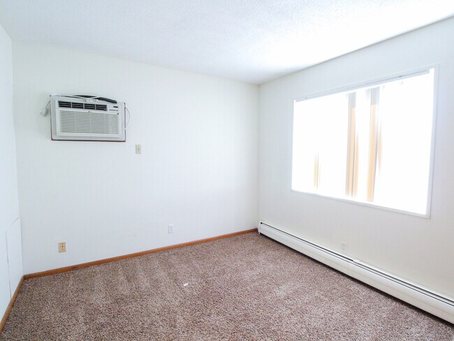 Building Photo - 475 7th St