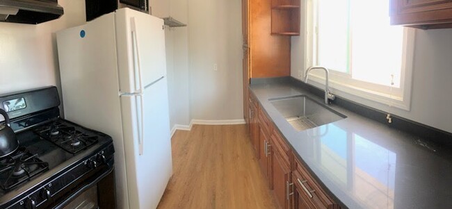 Kitchen - 248 N Maple St