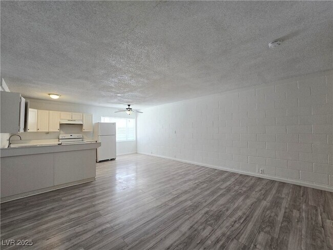 Foto del edificio - 2913 Stewart Ave