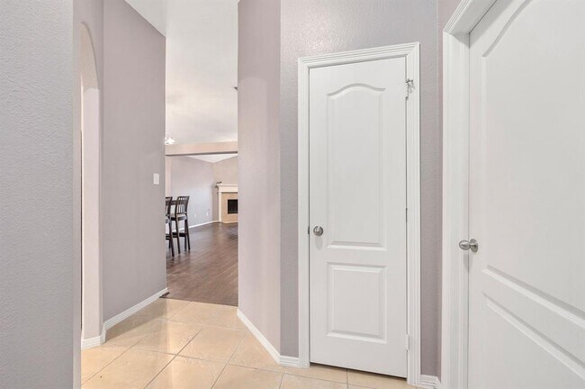 Foto del edificio - 1806 Majestic Oak Dr