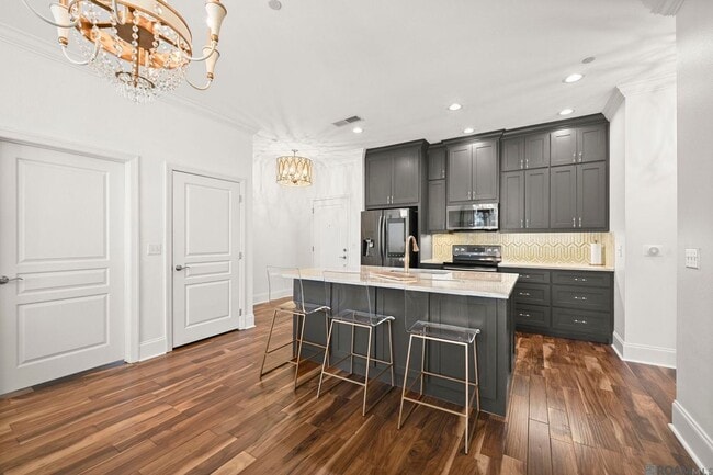 Foto del edificio - 7707 Bluebonnet Blvd