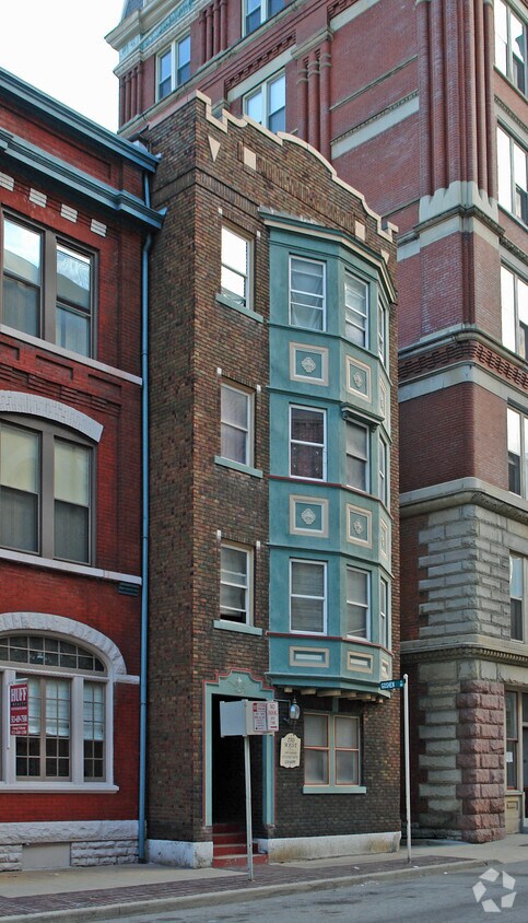 Foto del edificio - 210 W Eighth St