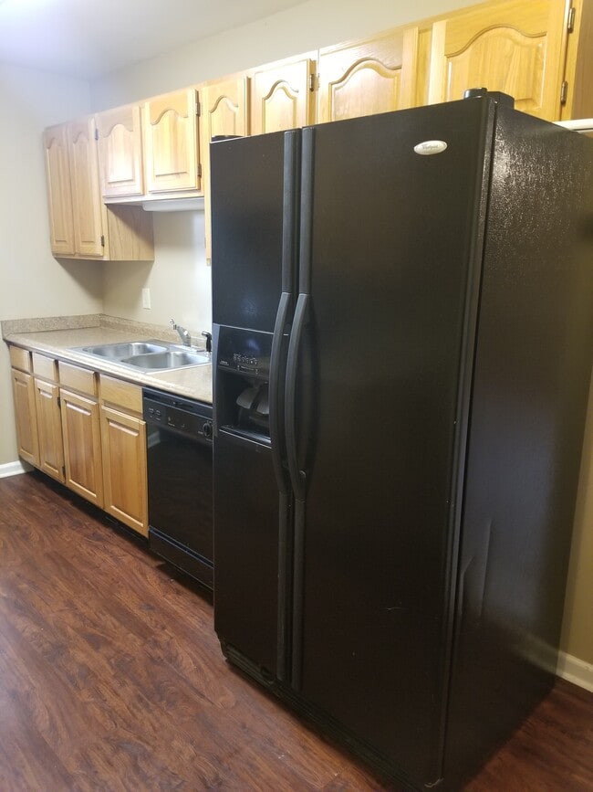 Building Photo - 207 Pepper Ridge Cir