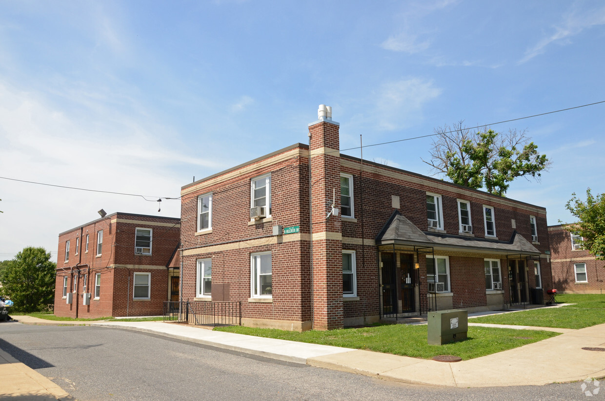 Primary Photo - Hill Creek Apartments