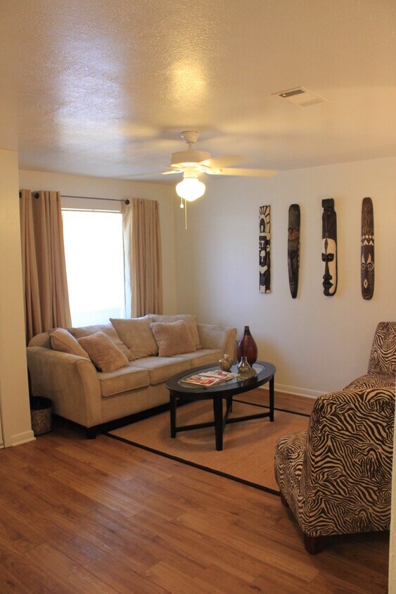 Building Photo - 3604 Comanche St