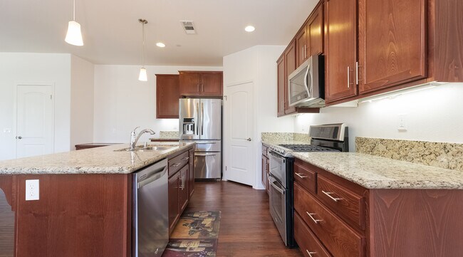 Building Photo - 213 Platinum Way