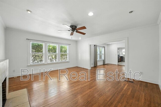 Foto del edificio - 4036 Dexter Ave